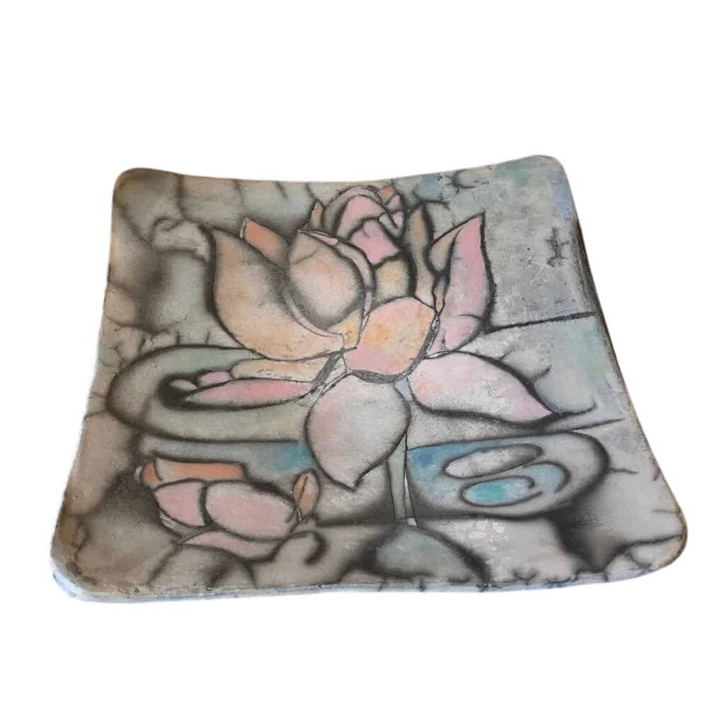 Trudi Battershall Studio Pottery Pastel‎ Color Waterlily Motif Decorative Plate